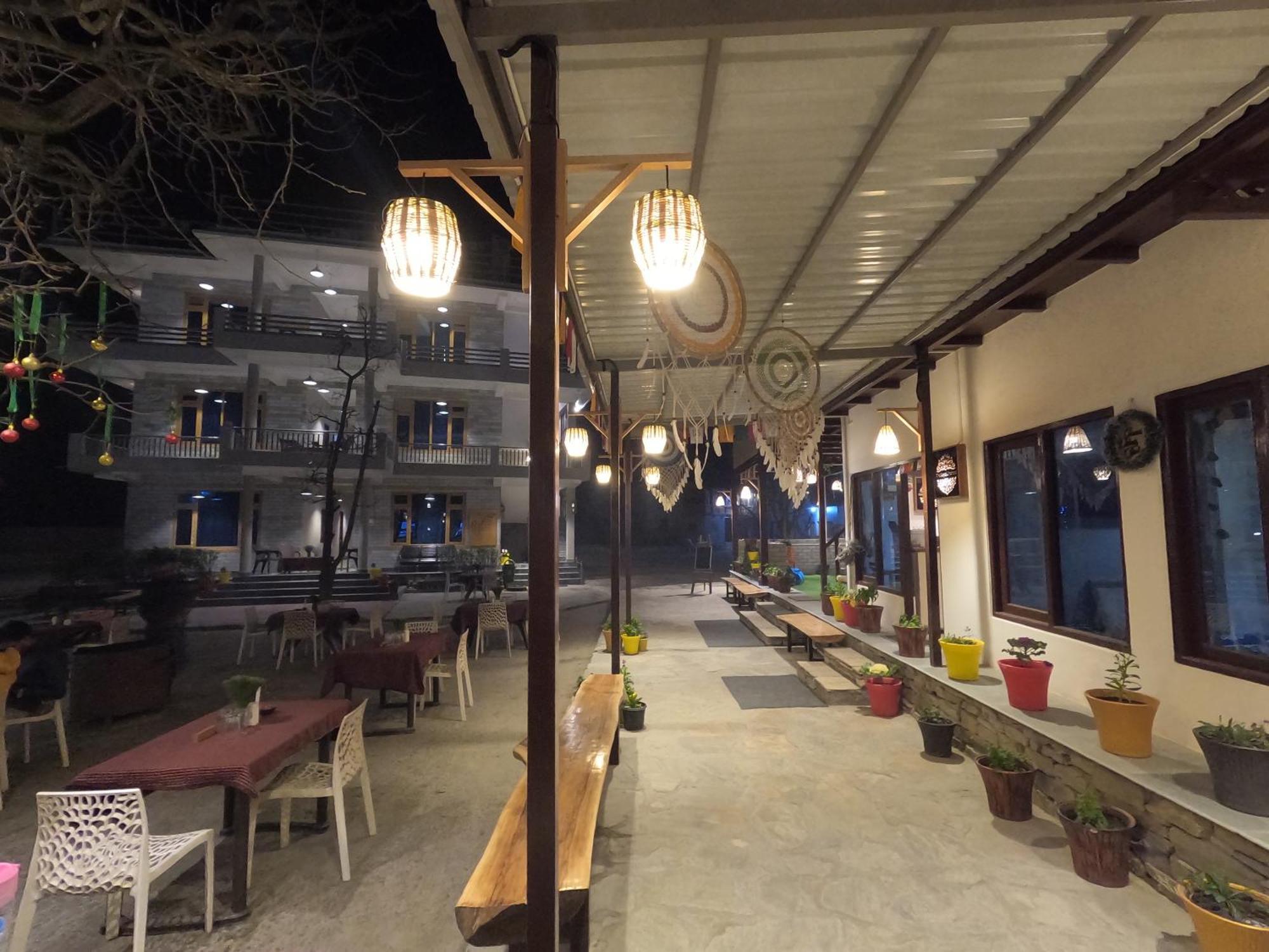 The Royal Orchard Kasol Exterior foto