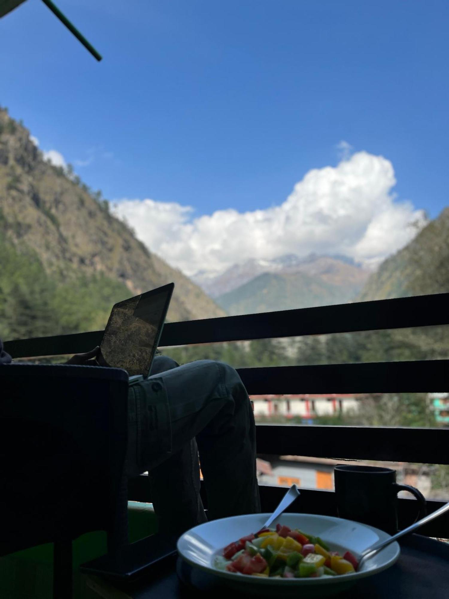The Royal Orchard Kasol Exterior foto