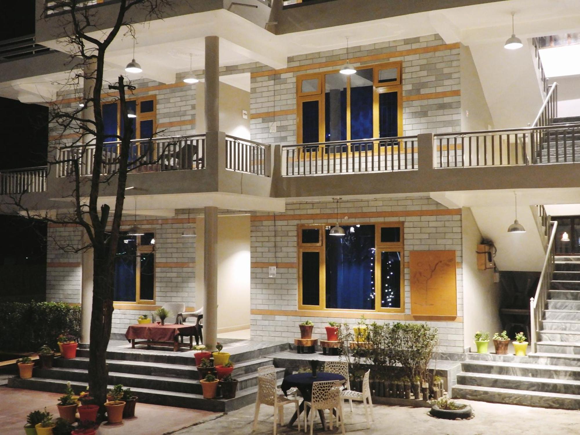 The Royal Orchard Kasol Exterior foto