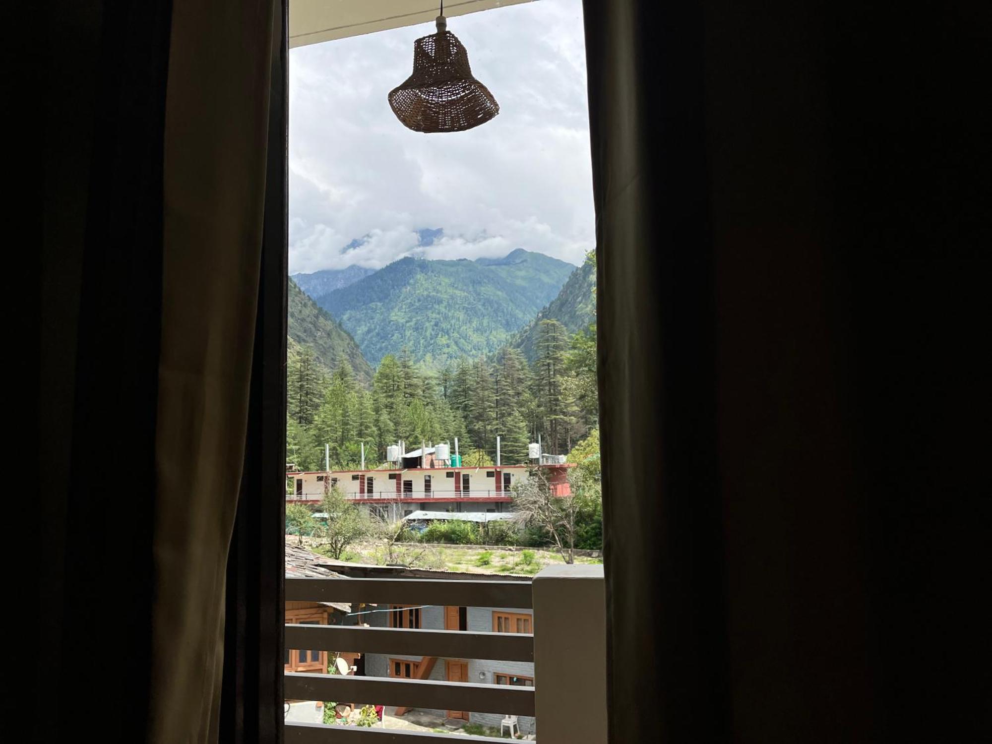 The Royal Orchard Kasol Exterior foto