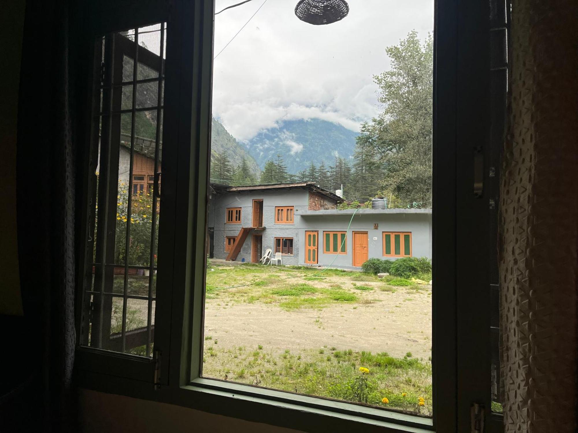 The Royal Orchard Kasol Exterior foto