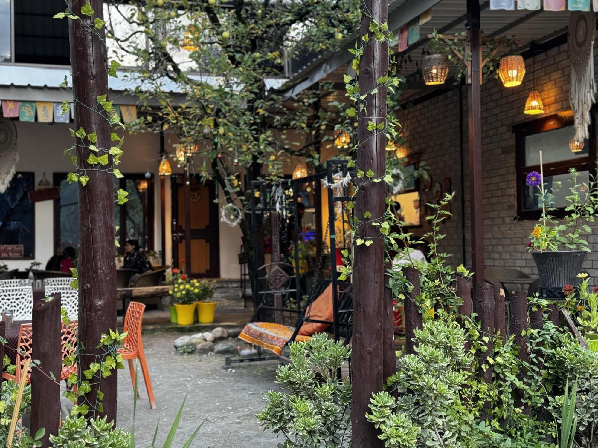 The Royal Orchard Kasol Exterior foto