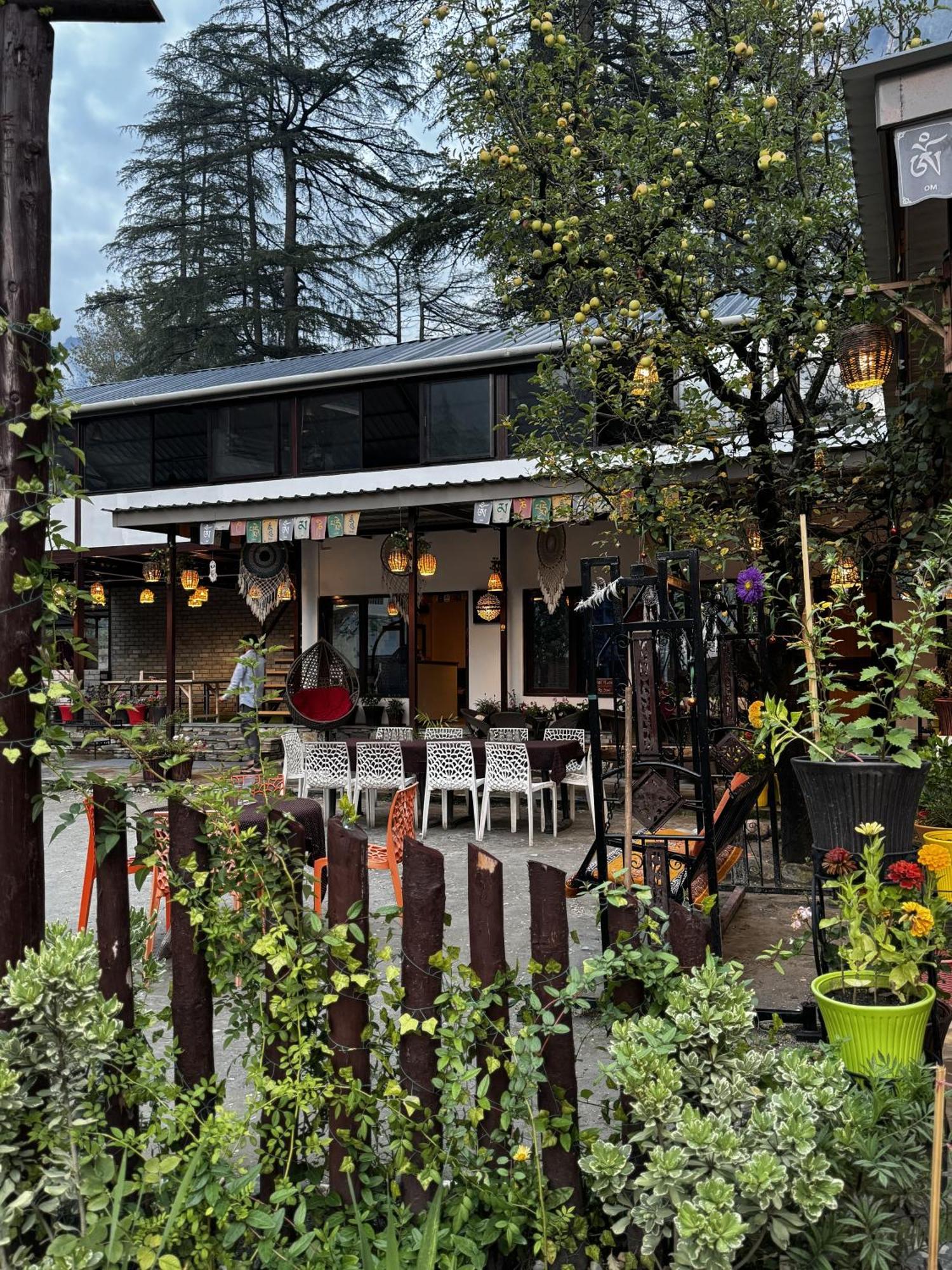 The Royal Orchard Kasol Exterior foto